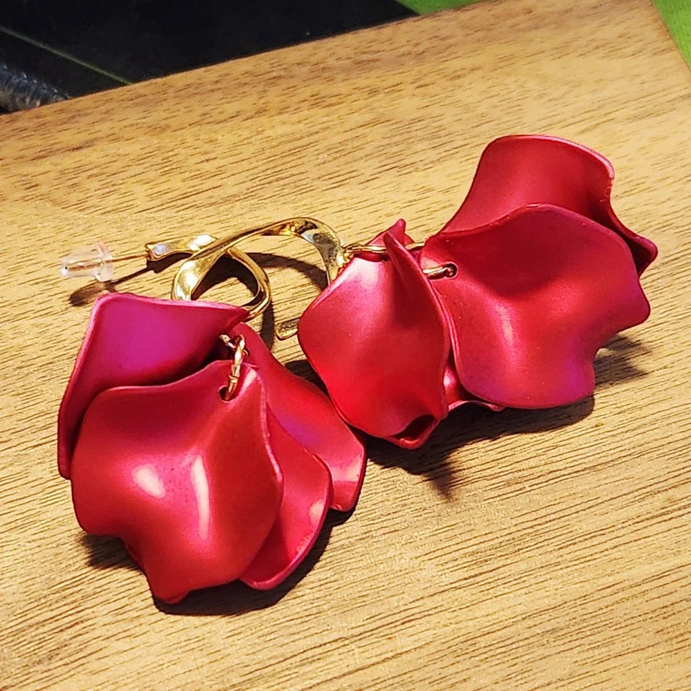 Red Rose Petal Drop Earrings Gold‎ Tone Twisted Hoop Floral Statement Dangles